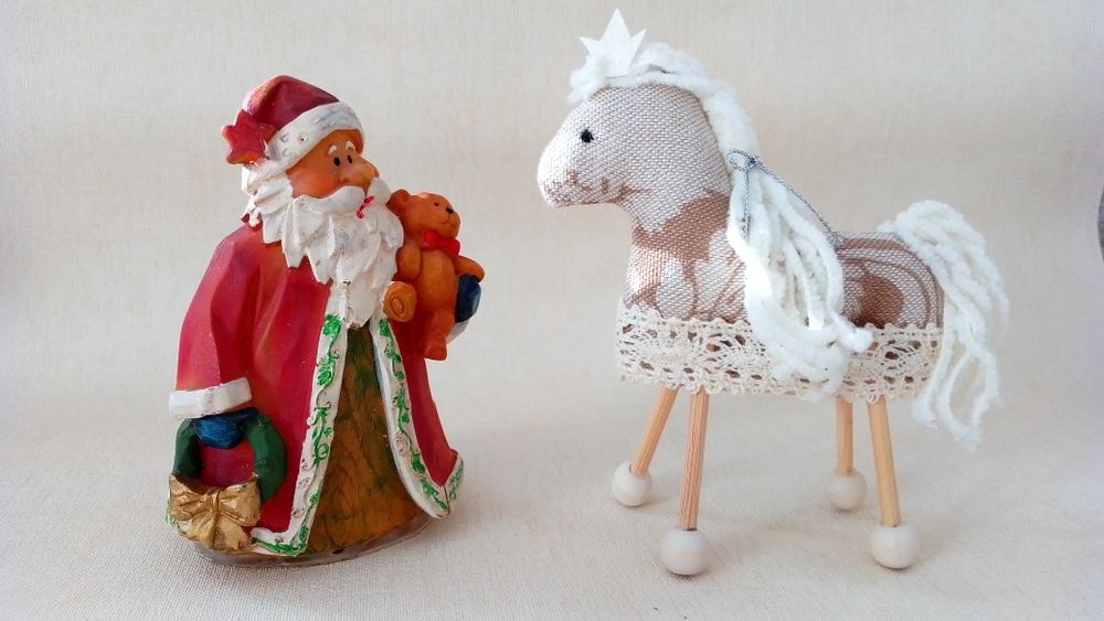 Лошадки, коники текстильні. Символ 2026 року.