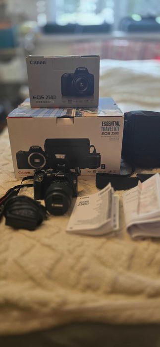 CANON EOS 250D BK EF-S 18-55 + SB130 EU 26