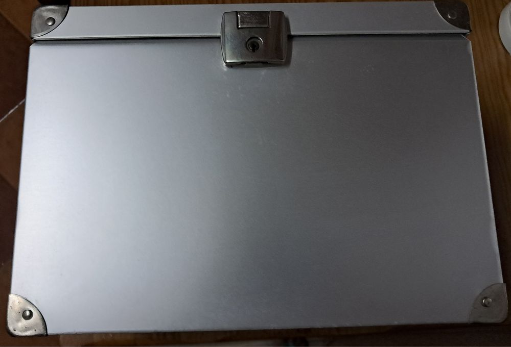 Mala anti-fogo em alumínio organizer