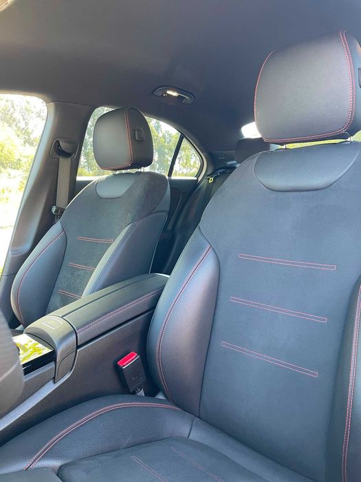 Mercedes A250E AMG Line com 18200km