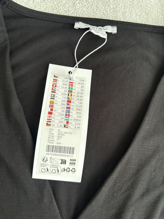 Body czarne nowe z głębokim dekoltem New Yorker M