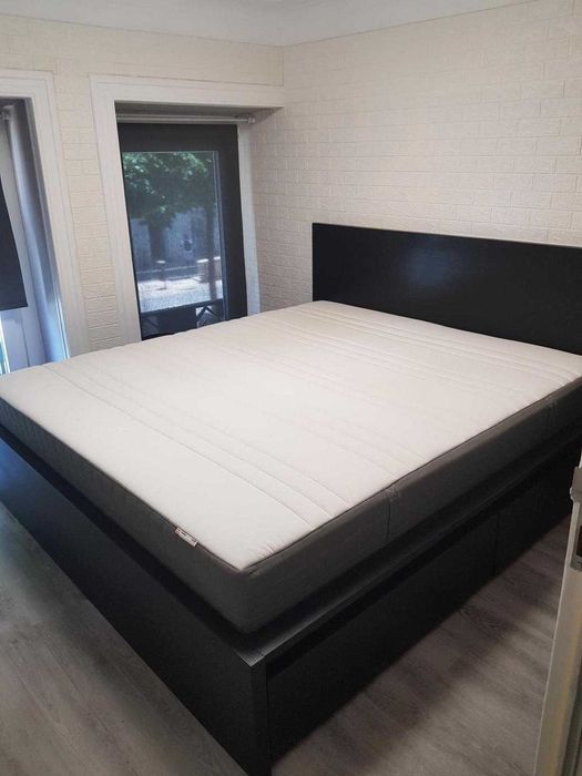 Cama de casal IKEA