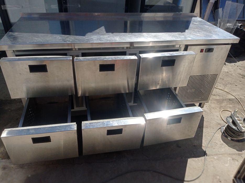 Холодильный стол 186 см Италия