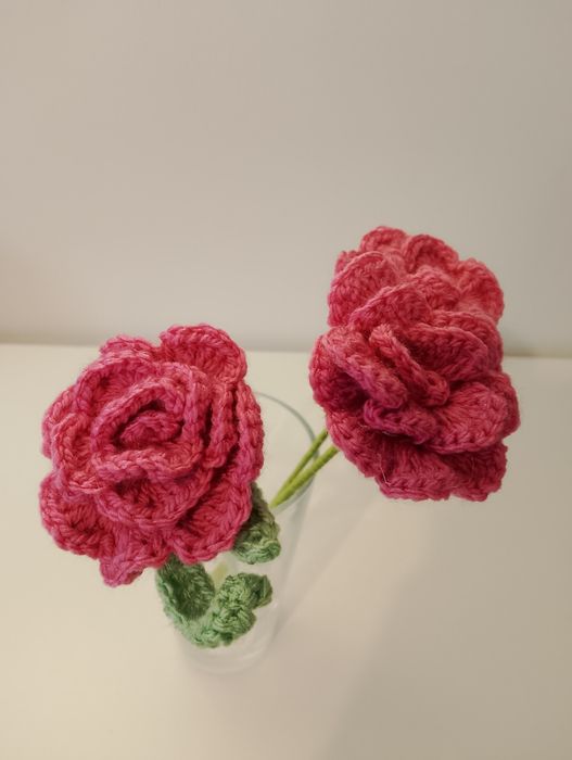 Kwiaty na szydełku rękodzieło