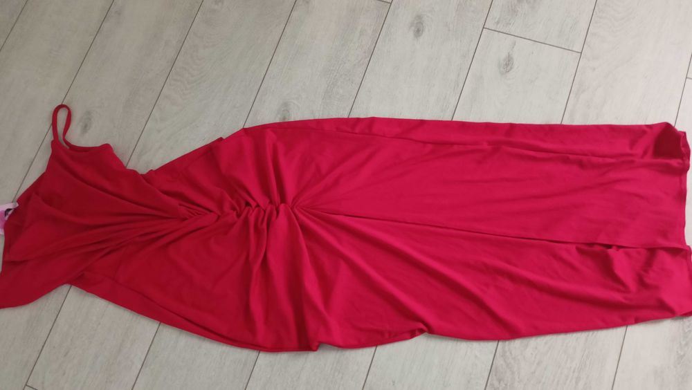 Czerwona sukienka rozmiar L-XL
