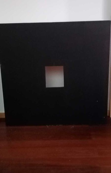 Quadro moldura em madeira para colocar Tablet ou monitor de fotos