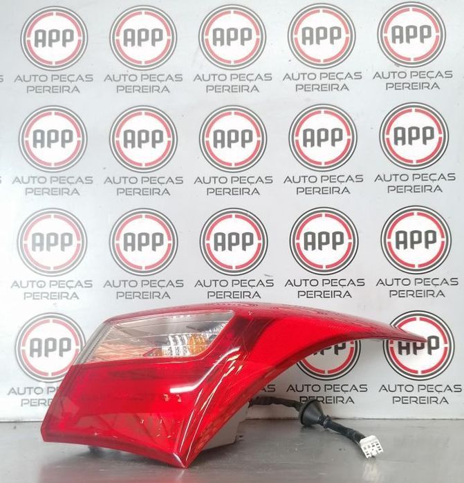 Farolins traseiros esquerdo e direito Hyundai I30 de 2015 painel.