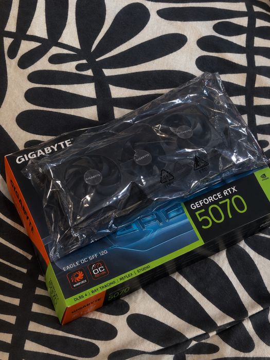 Placa de video da Gigabyte RTX 5070 Nova lacrada