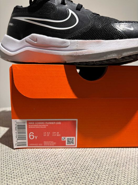 Buty Nike Cosmic Runner rozmiar 38.5 (24cm) czarne chłopięce