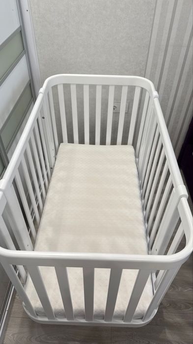 Продаж дитячої кроватки Angelo