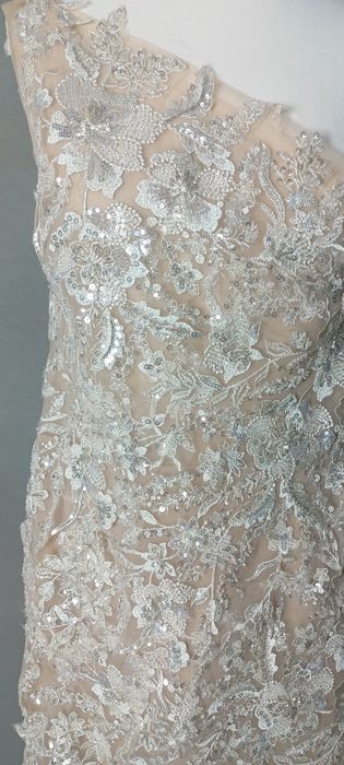 Dwuczęściowa, asymetryczna suknia ślubna