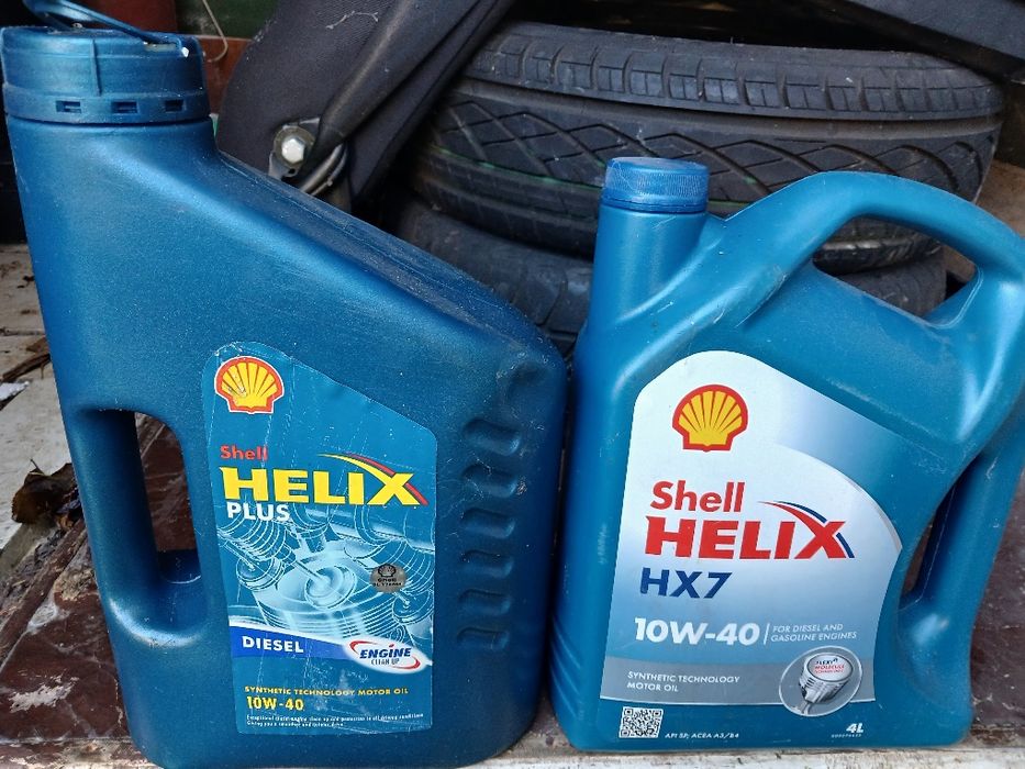 Моторное масло Shell Helix 10w40.