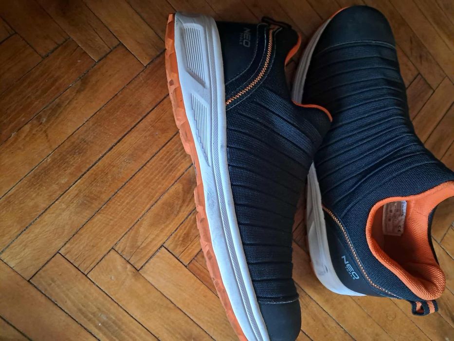 Взуття робоче протиударне