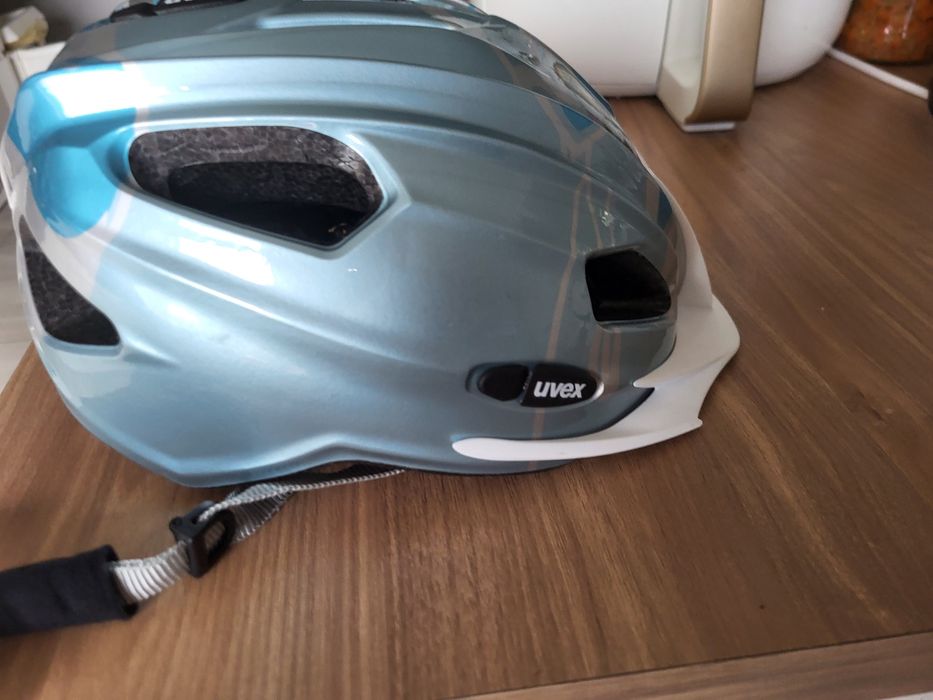 Kask rowerowy firmy UVEX