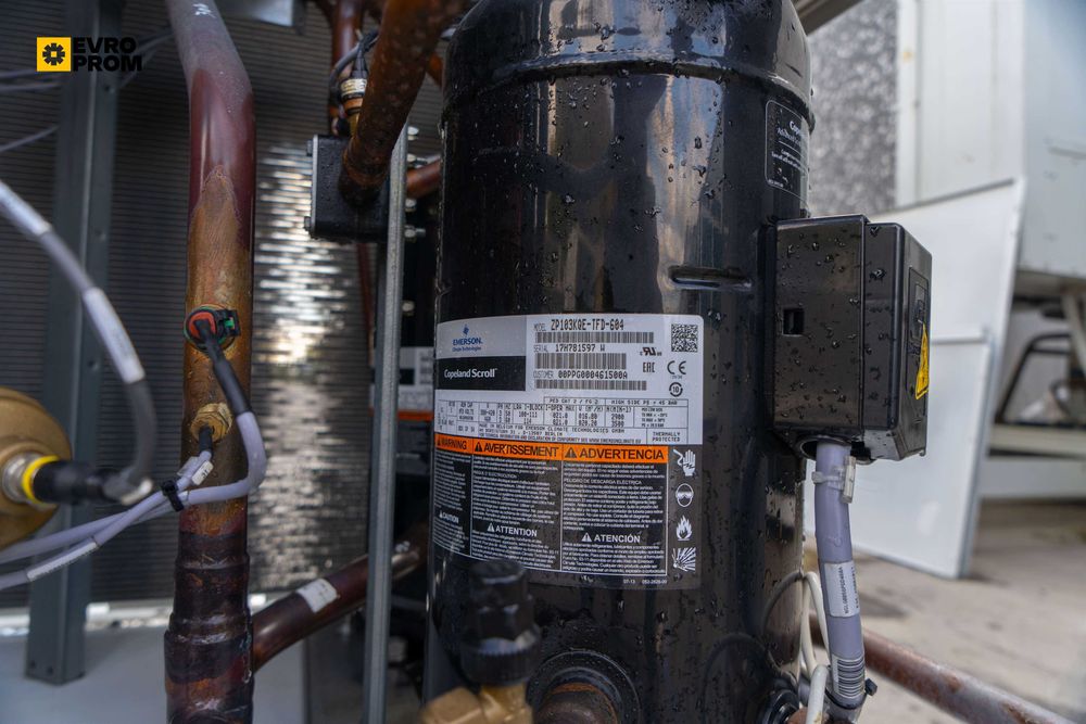 Чіллер / Чиллер CARRIER RBSY045B0023 PE 44 кВт. Охолоджувач рідини.