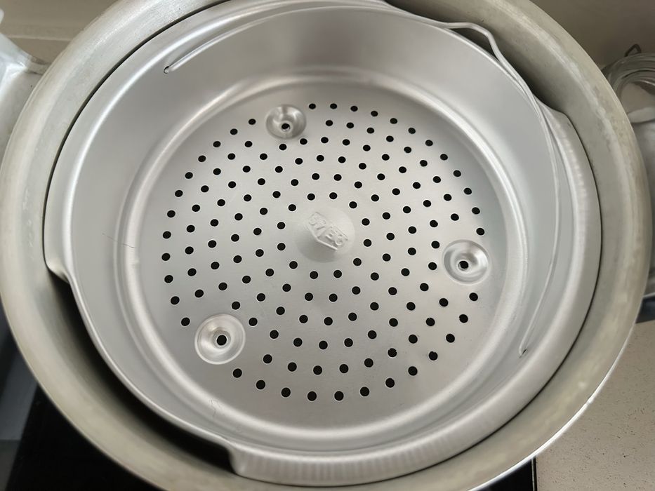 Panela de pressão com cesto 4,5 L CELAR com cesto