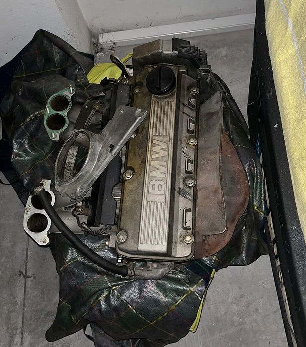Cabeça de Motor - BMW E 30 ( 1985 a 1989 )  316 I