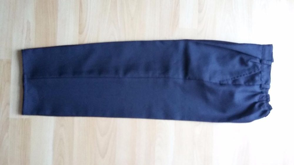Spodnie chłopiece granat 146cm