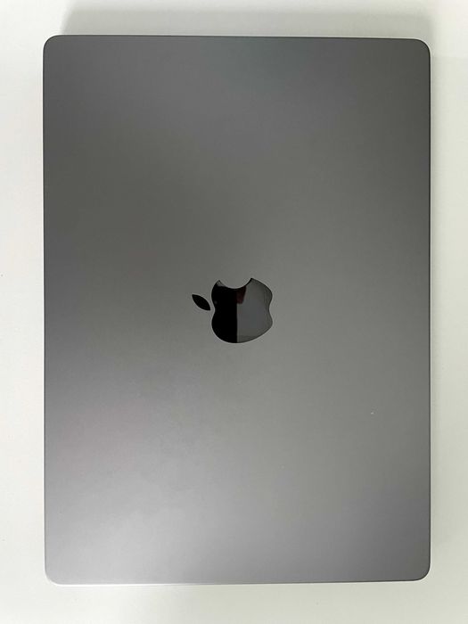 Macbook Pro M2 16 GB