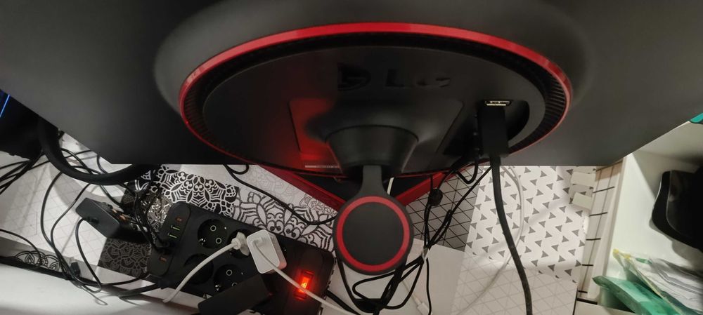 Monitor LG Ultra Gear 24 FullHD 144hz