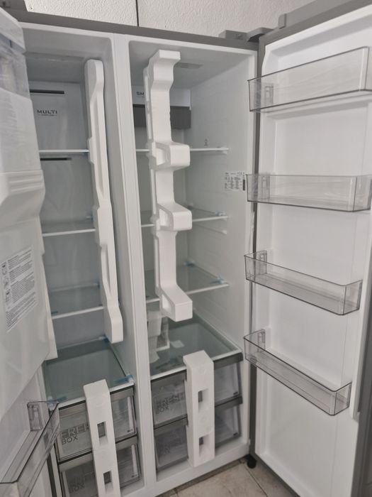 Frigorífico Americano midea  com dispensador de agua e gelo  ( deposit