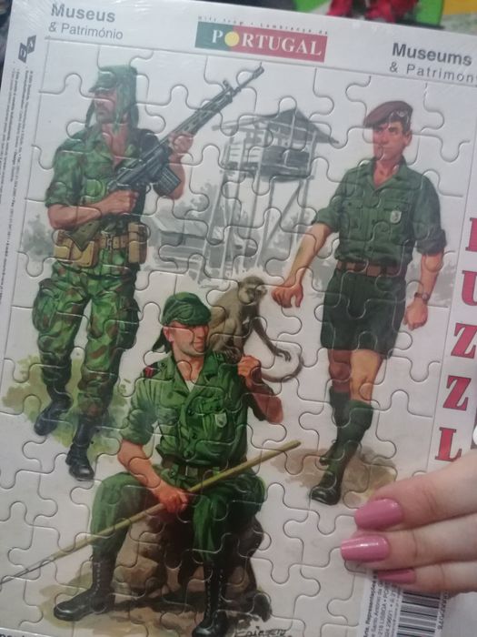 Livro e puzzle - campanhas ultramarinas