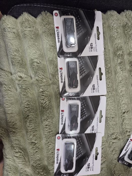 Флешка Kingston DataTraveler Kyson 128Gb