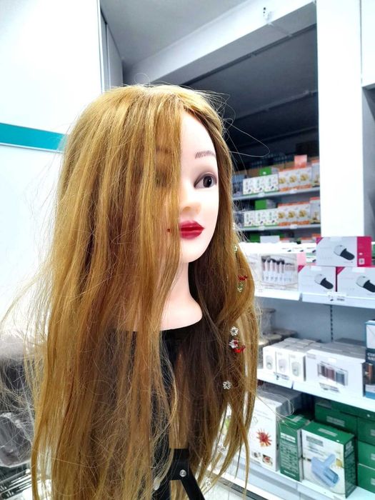 Cabeça de Manequim - 80% de Cabelo Real e Suporte para Fixar na Mesa