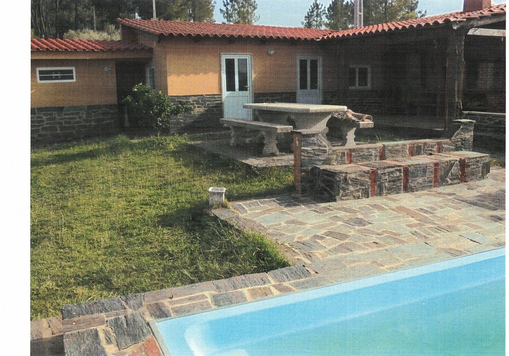 Vivenda com piscina para venda
