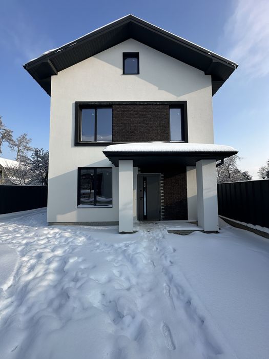 Будинлк біля парку Незнайка . Газ .