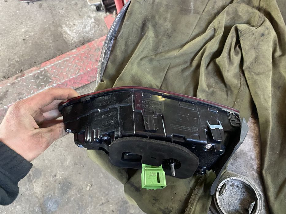 Продам задні фари на Golf 8 2020р+