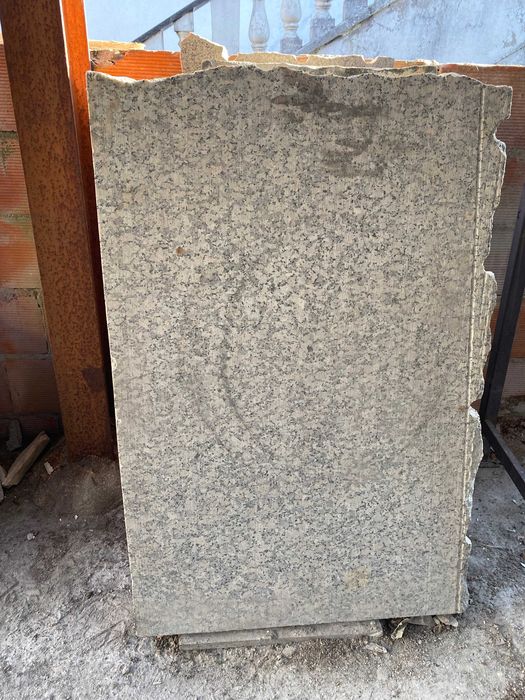 Placa de Granito Cinza (Espessura 10cm)