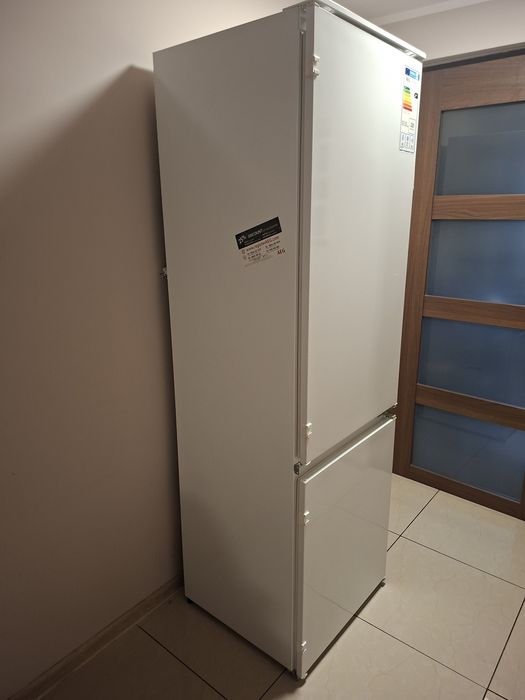 Lodówka pod zabudowę