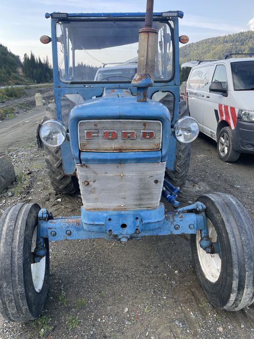 Traktor ford 4000