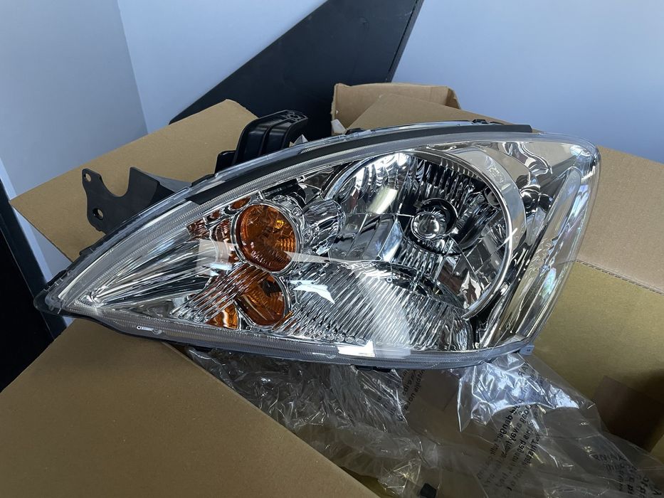 Фары Митсубиси ланцер 9 новые