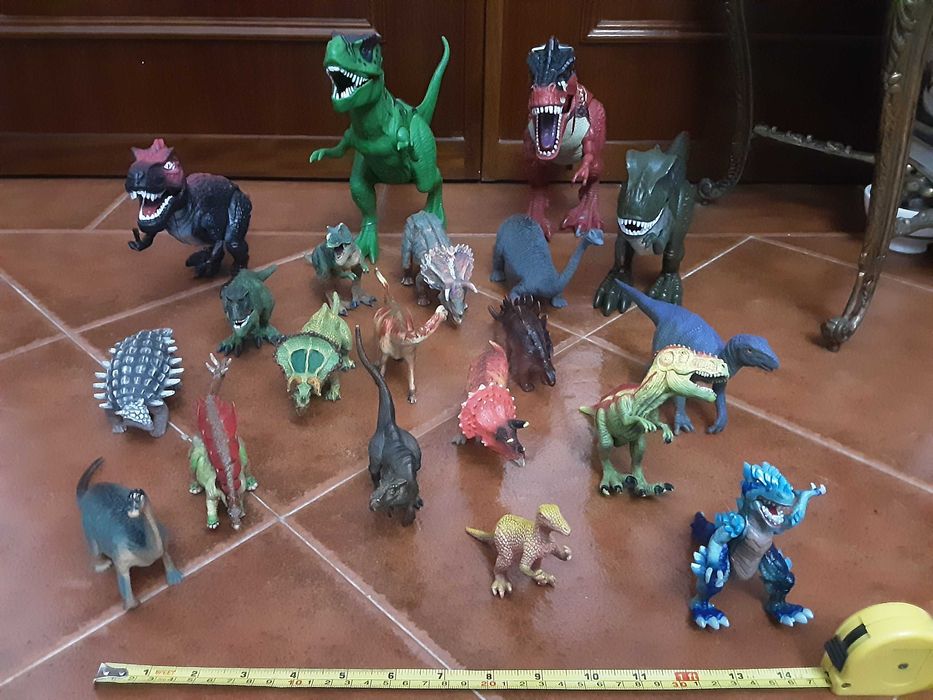 20 Dinossauros em pvc
