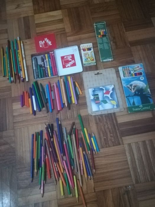 Lápis de cor cera e carvão lote