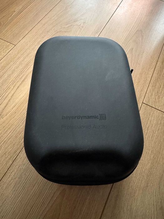 Студійні навушники Beyerdymamic DT 1990 Pro