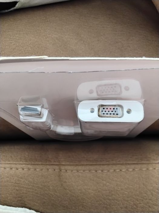 Adaptador HDMI 2.0 para VGA.