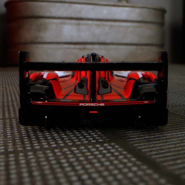 Hot Wheels Elite 64 Porsche 963