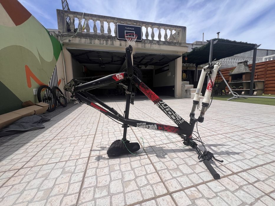 Bicicleta Scott com componentes shimano