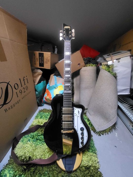 Supro 1275JB Tri Tone Jet Black w/Brushed Gold Hardware