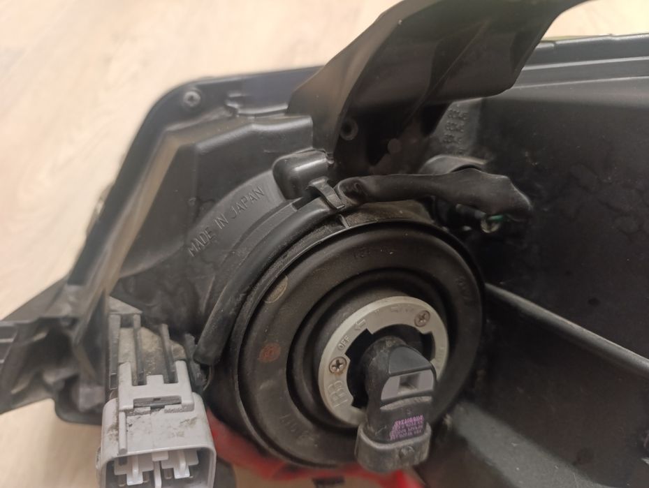 Фара передняя правая Subaru Forester 14-16 SJ (дорестайлинг)