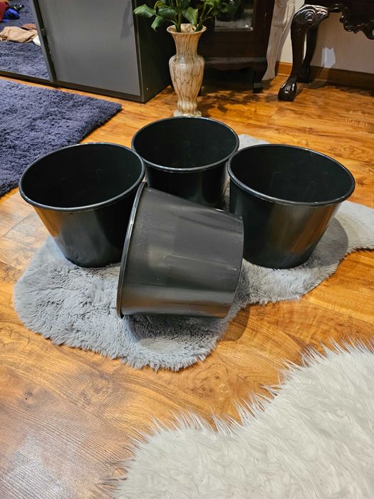 Wiaderka doniczki plastikowe 11 sztuk