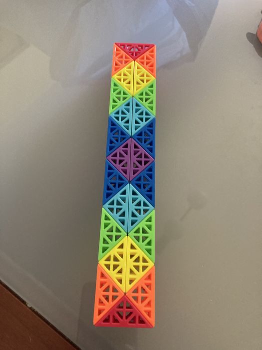 Varios brinquedos didaticos