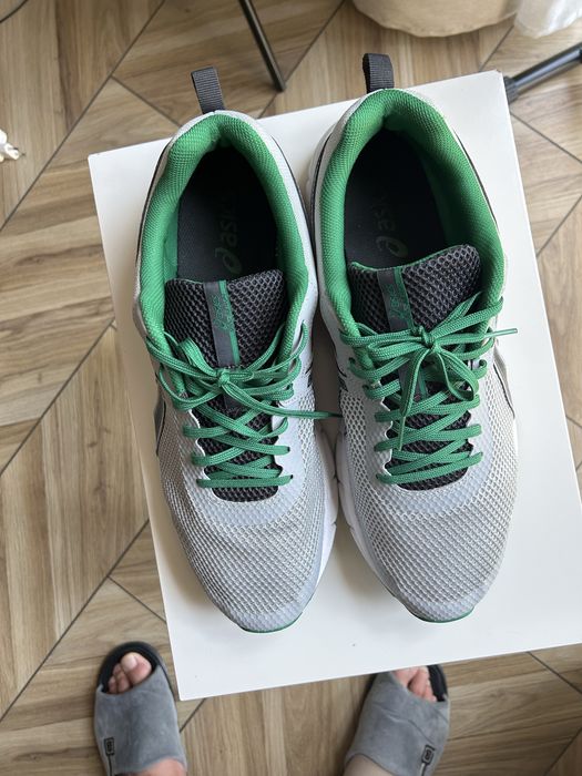 Buty meskie ASICS rozmiar 48 wkladka 30,5 cm do biegania i na codzien