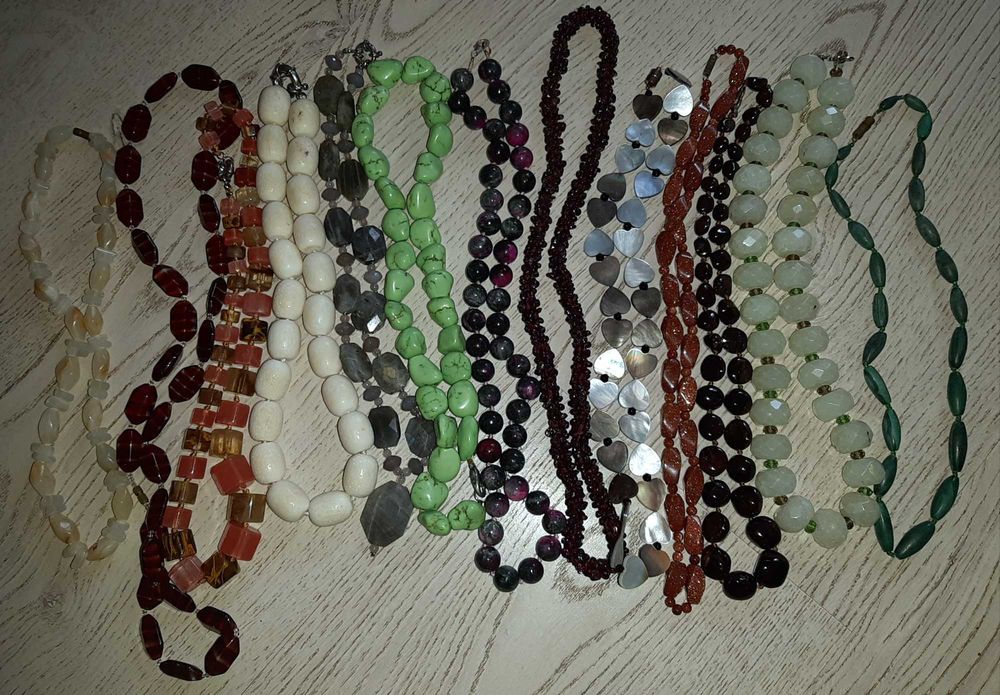 Бусы из натурального камня