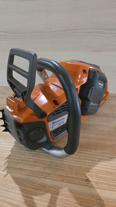 Husqvarna 540i XP Акумуляторна ланцюгова пилка з акумулятором і З/У