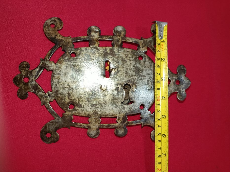 Fechadura grande antiga para arca ou baú