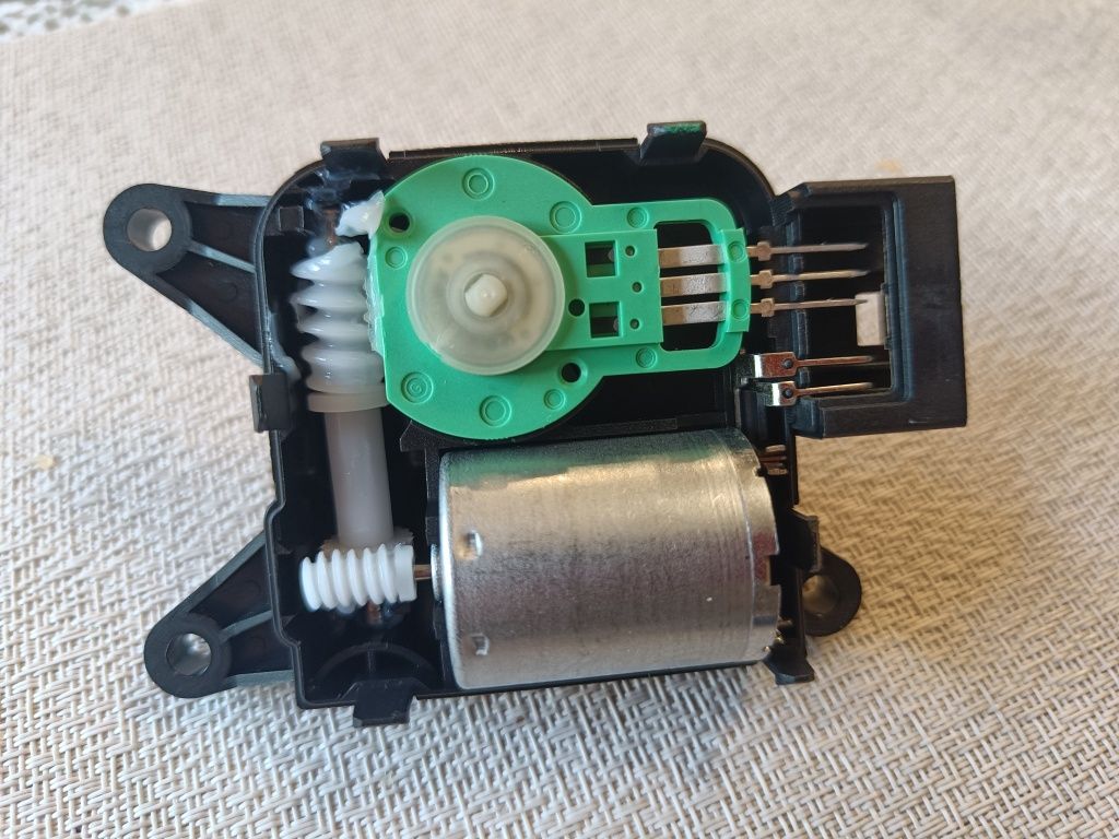 Как снять сервопривод v158 с гольф 5 Решение проблемы с сервоприводом v158 DRIVE2